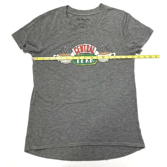 Friends TV Show Central Perk Logo Tshirt Gray Short Sleeve Hi-Lo Hem Womens Med - Picture 6 of 9